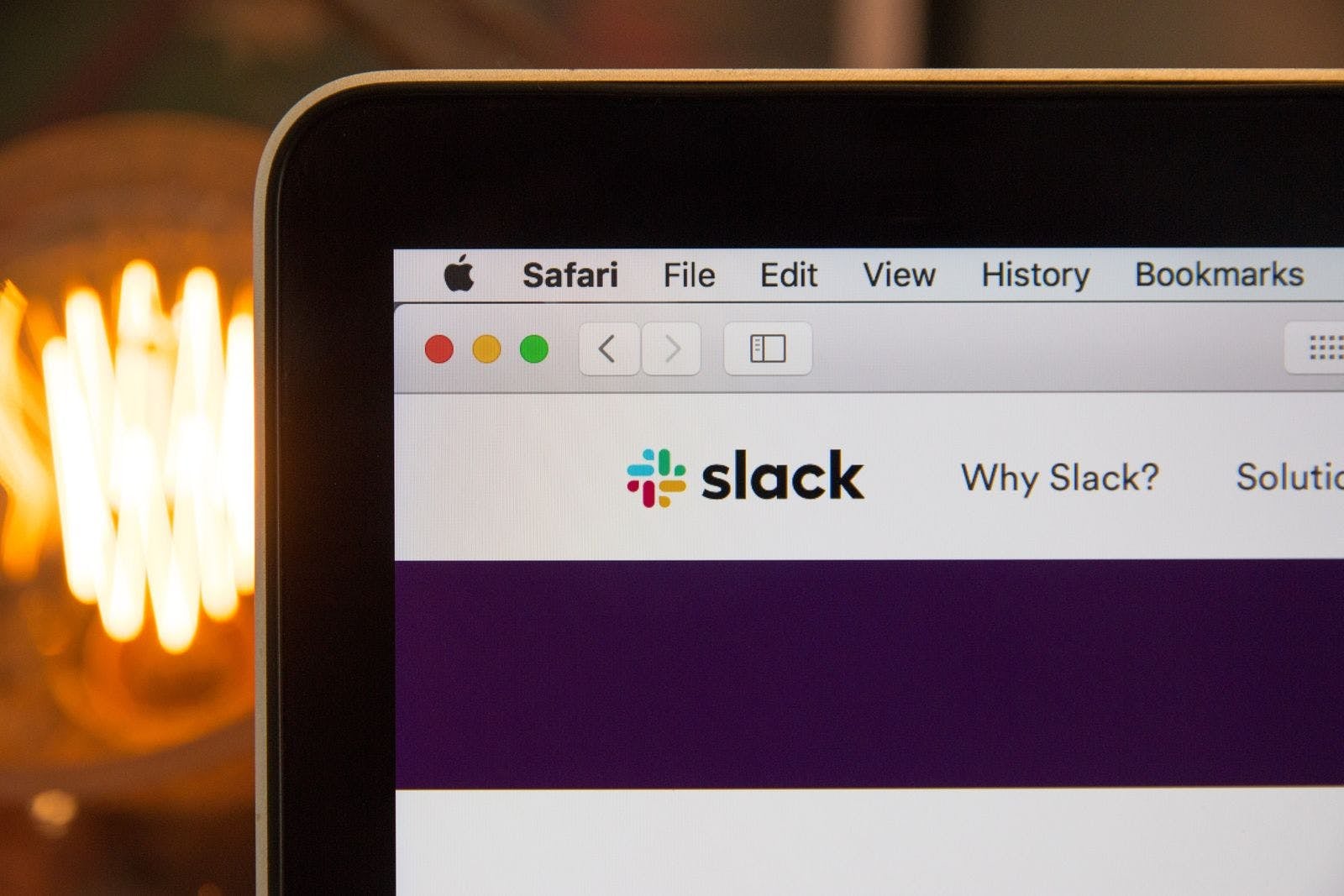 Pantalla ventana de Slack en una computadora